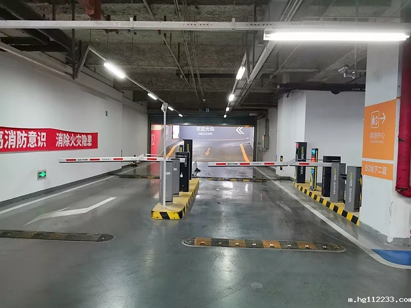 北京住总万科广场停车场收费管理系统及设备案例