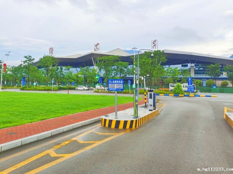 湖南张家界荷花国际机场停车场收费管理系统及设备案例