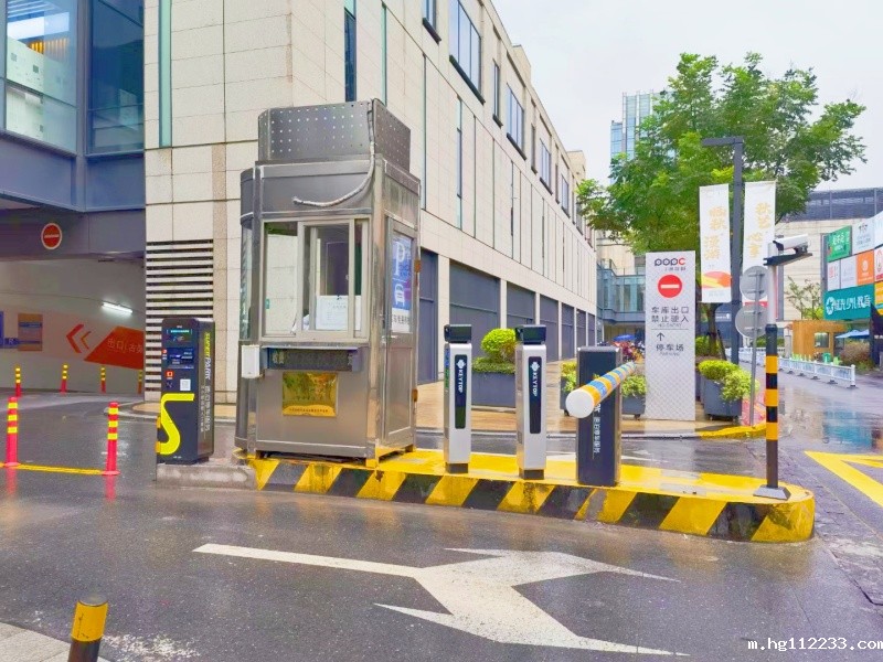 上海中庚漫游城停车场收费管理系统及设备案例