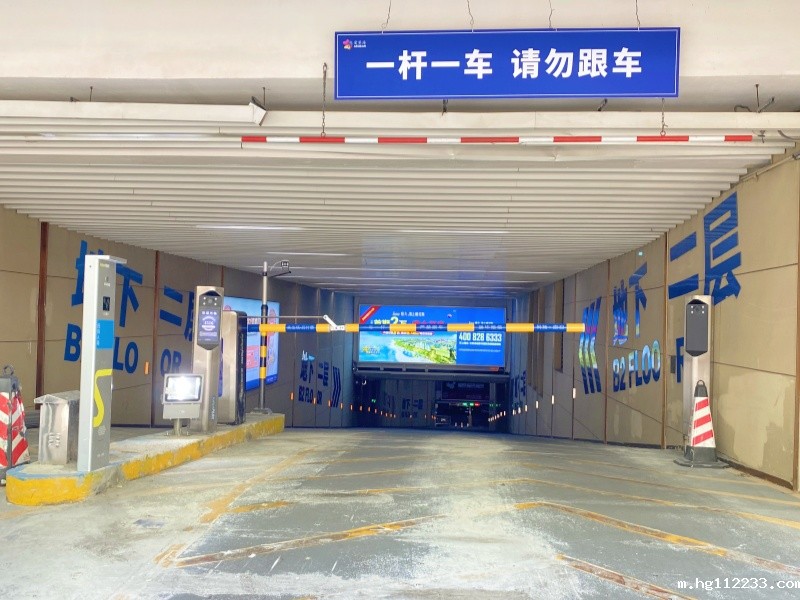 上海爱琴海购物公园停车场收费管理系统及设备案例