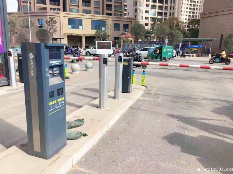 云南昆明海乐世界停车场收费管理系统及设备案例