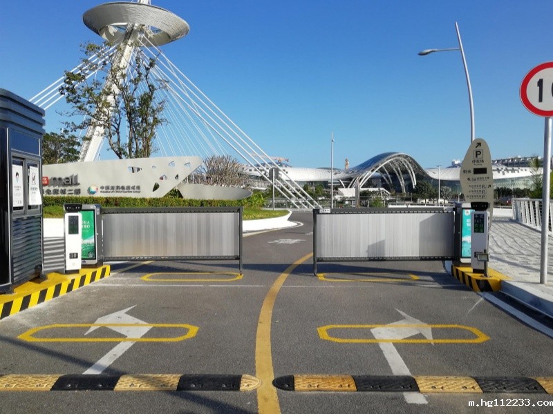 海南三亚国际免税城2期停车场收费管理系统及设备案例