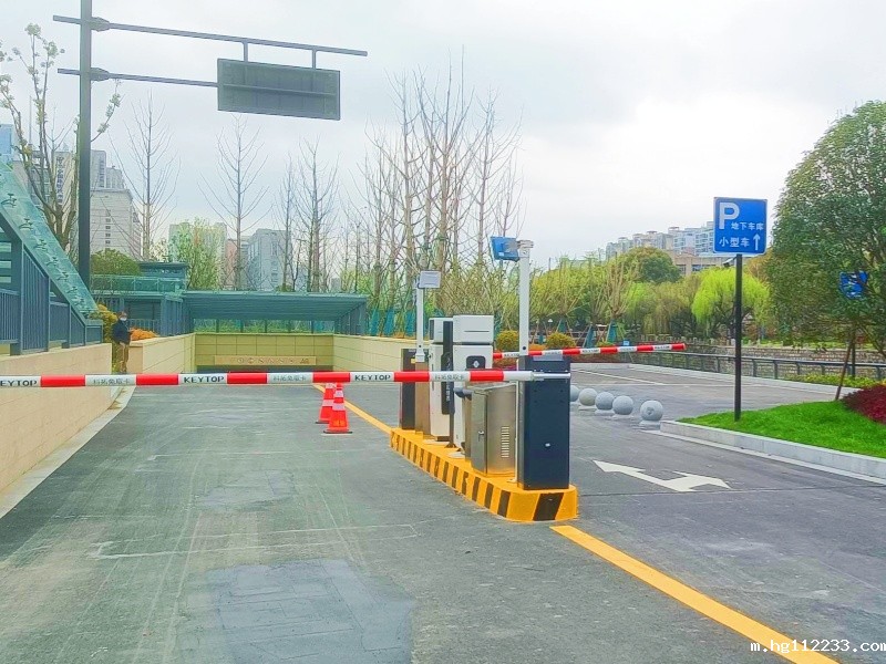 浙江杭州萧山人民广场停车场收费管理系统及设备案例