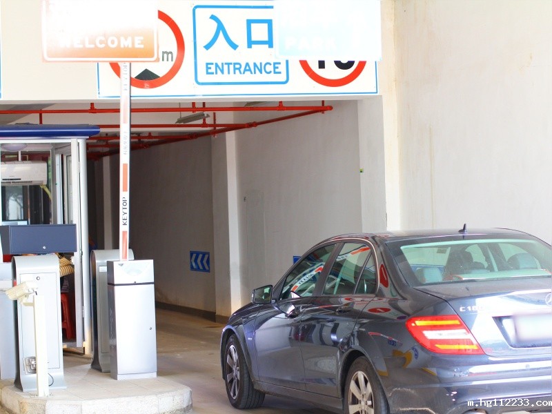 福建厦门东百蔡塘广场停车场收费管理系统及设备案例 福建厦门东百蔡塘广场停车场收费管理系统及设备案例