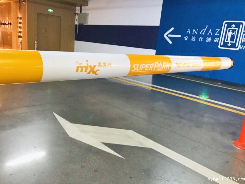 福建厦门华润万象城停车场收费管理系统及设备案例