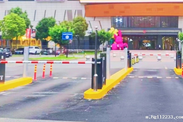 道闸系统软硬件协同方案：提升停车场运营效率的三大关键技术